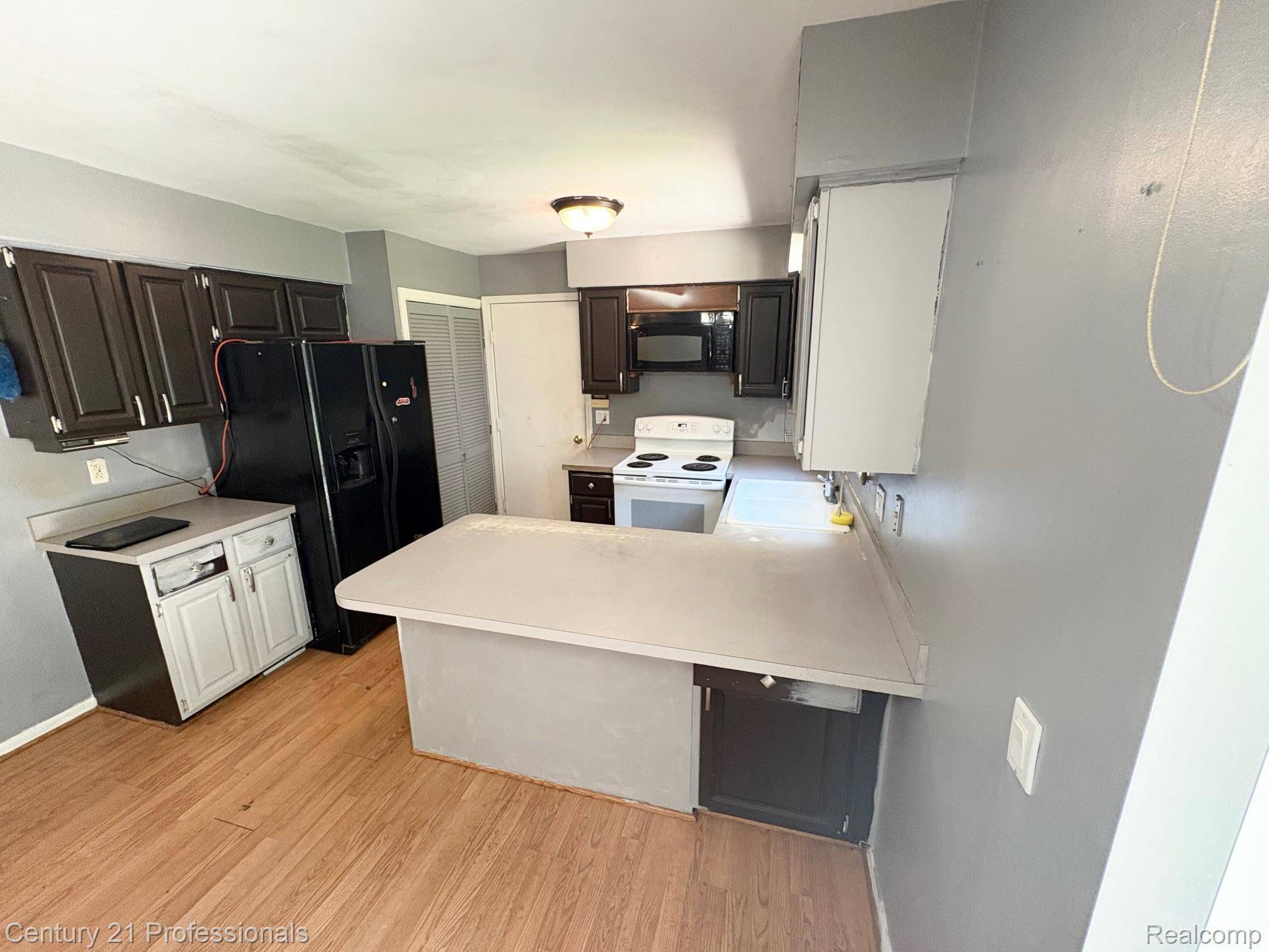 White Lake, MI 48386,8962 Glasgow DR