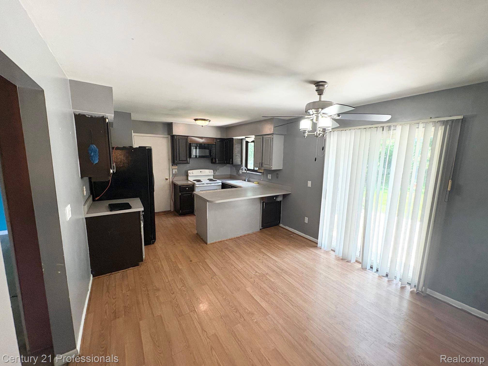 White Lake, MI 48386,8962 Glasgow DR