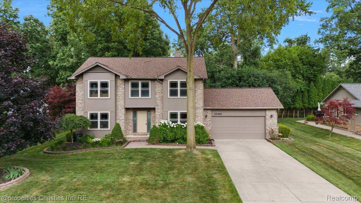 Southfield, MI 48033,25426 Lindenwood LN