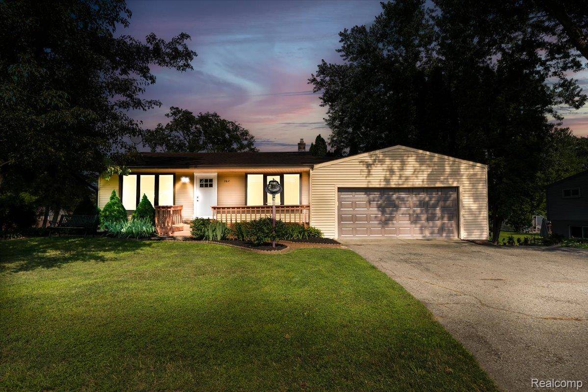 Howell, MI 48843,262 Cornell ST