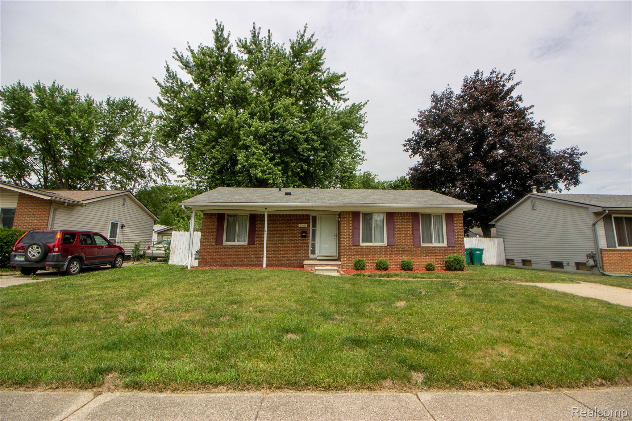 Romulus, MI 48174,30028 Jamestown ST