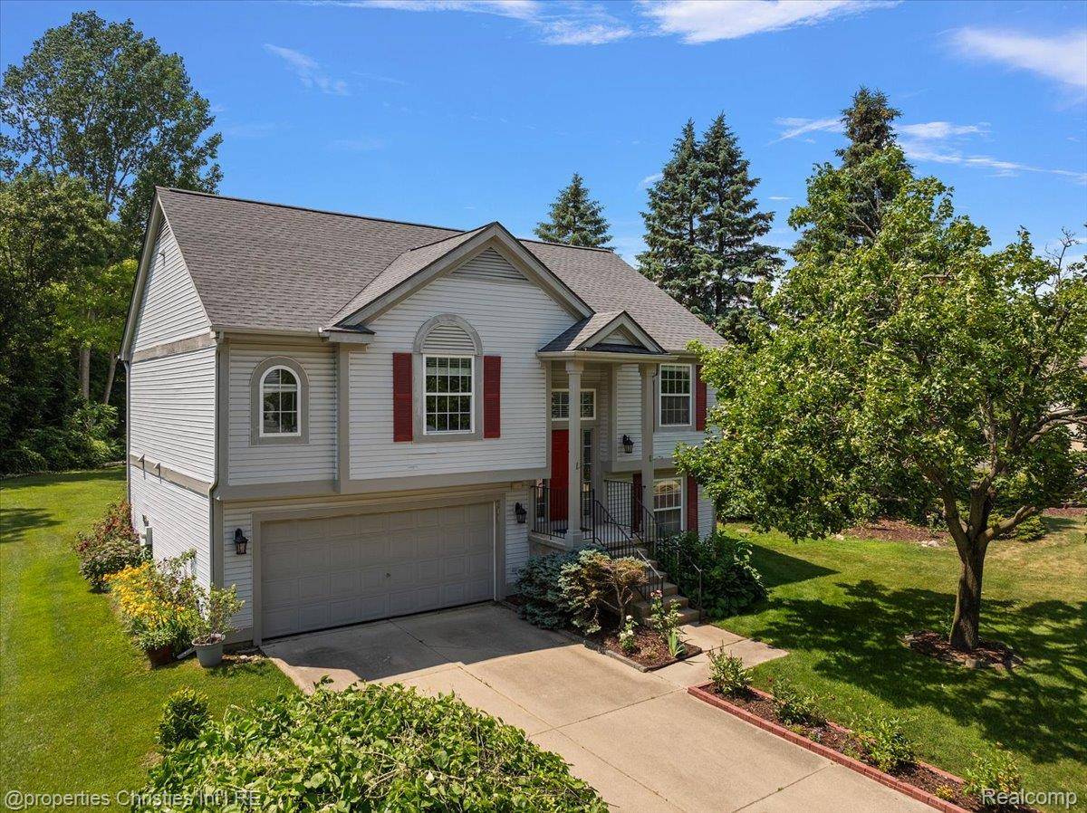 Waterford, MI 48327,6873 Fox LN