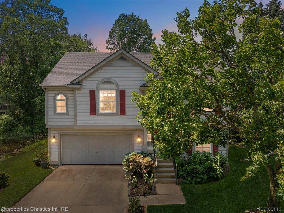 Waterford, MI 48327,6873 Fox LN