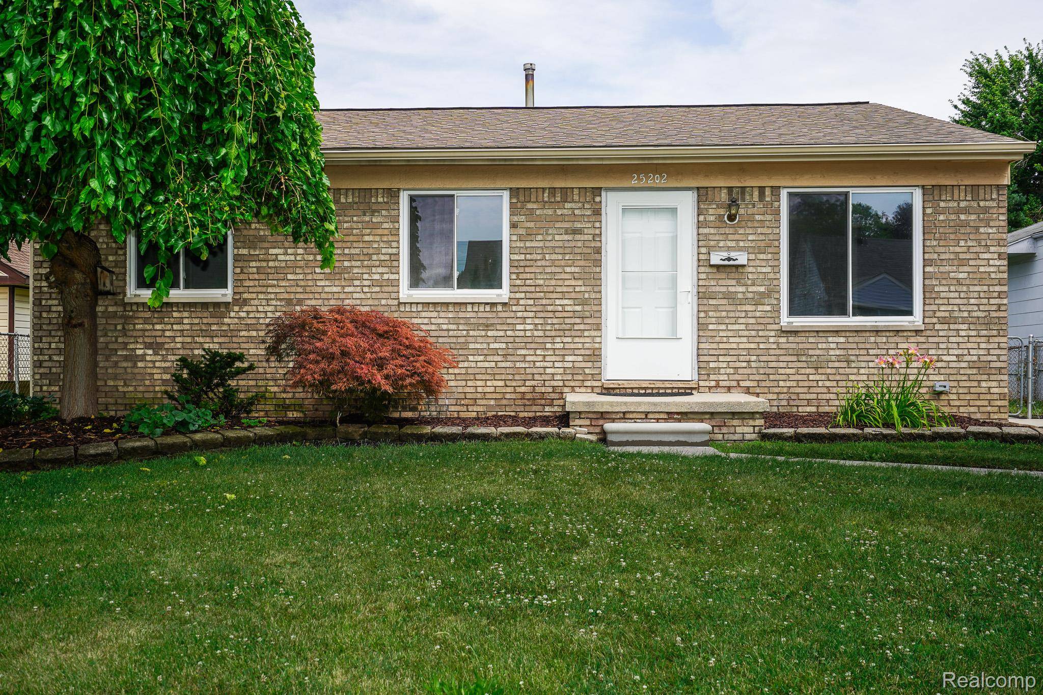 Roseville, MI 48066,25202 Packard ST