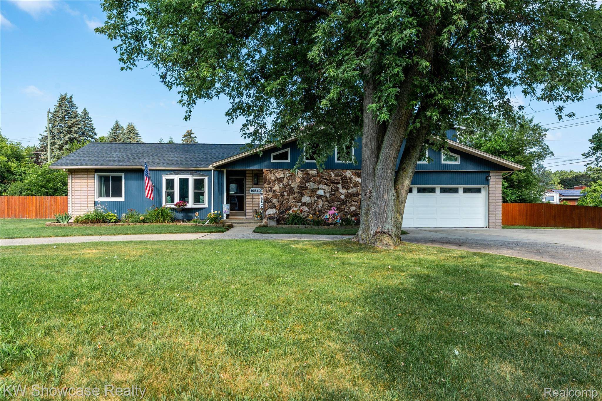 Livonia, MI 48152,19549 Flamingo BLVD