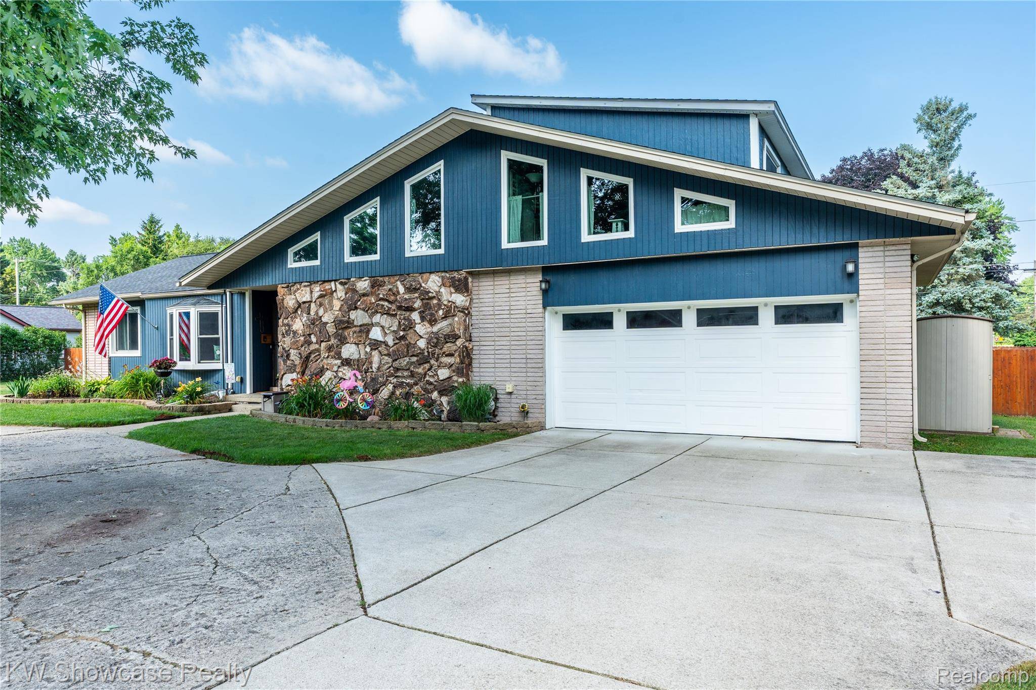 Livonia, MI 48152,19549 Flamingo BLVD