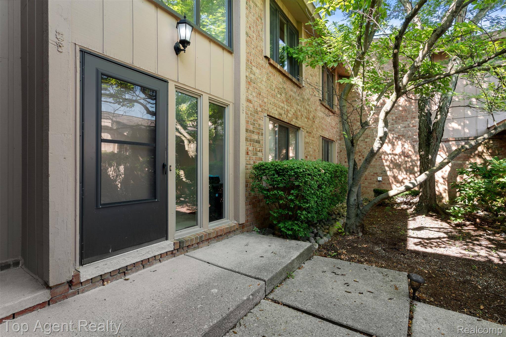 West Bloomfield, MI 48322,7203 Pebble Park DR #125