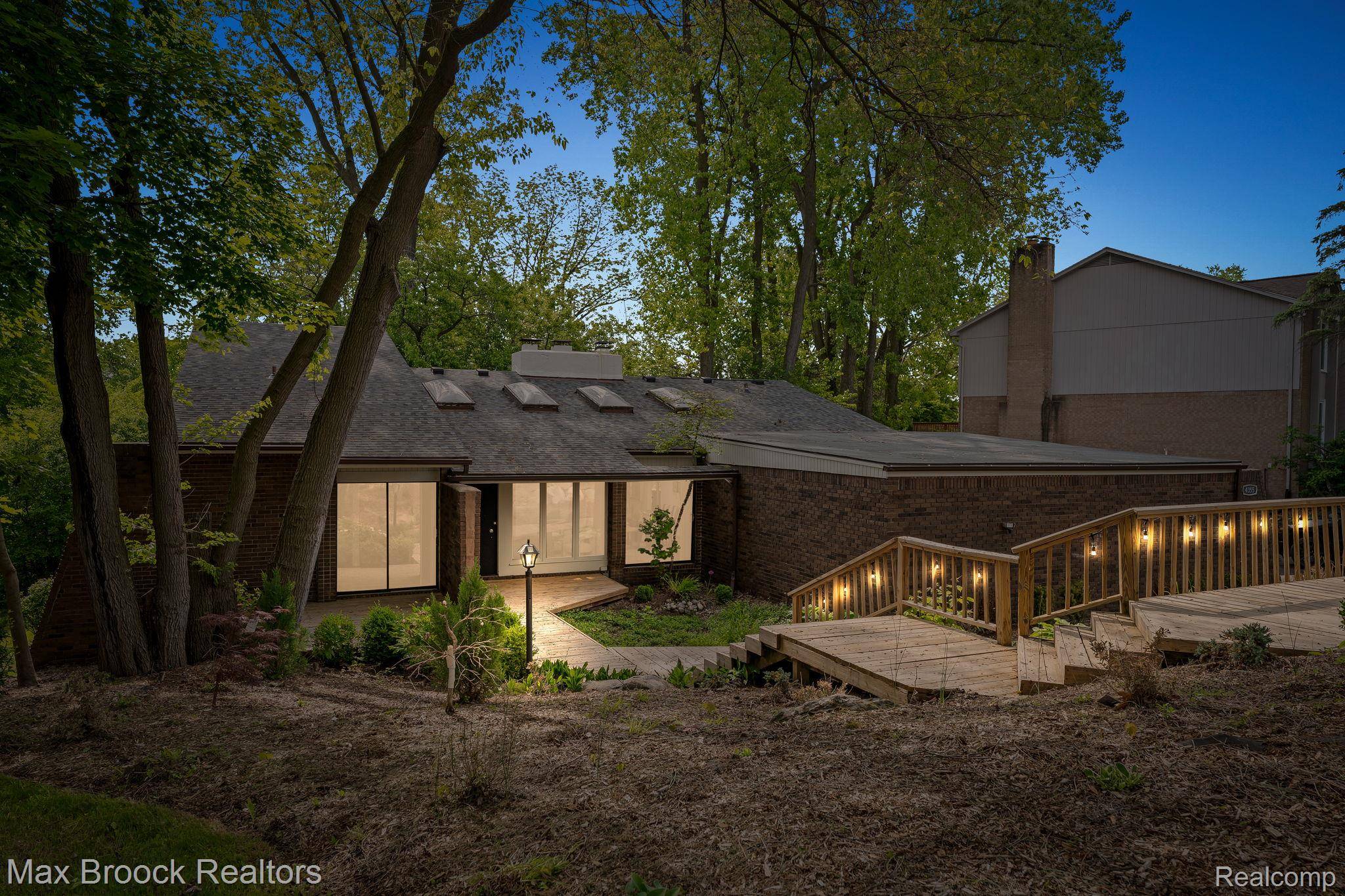 Bloomfield Hills, MI 48302,4355 Middleton DR