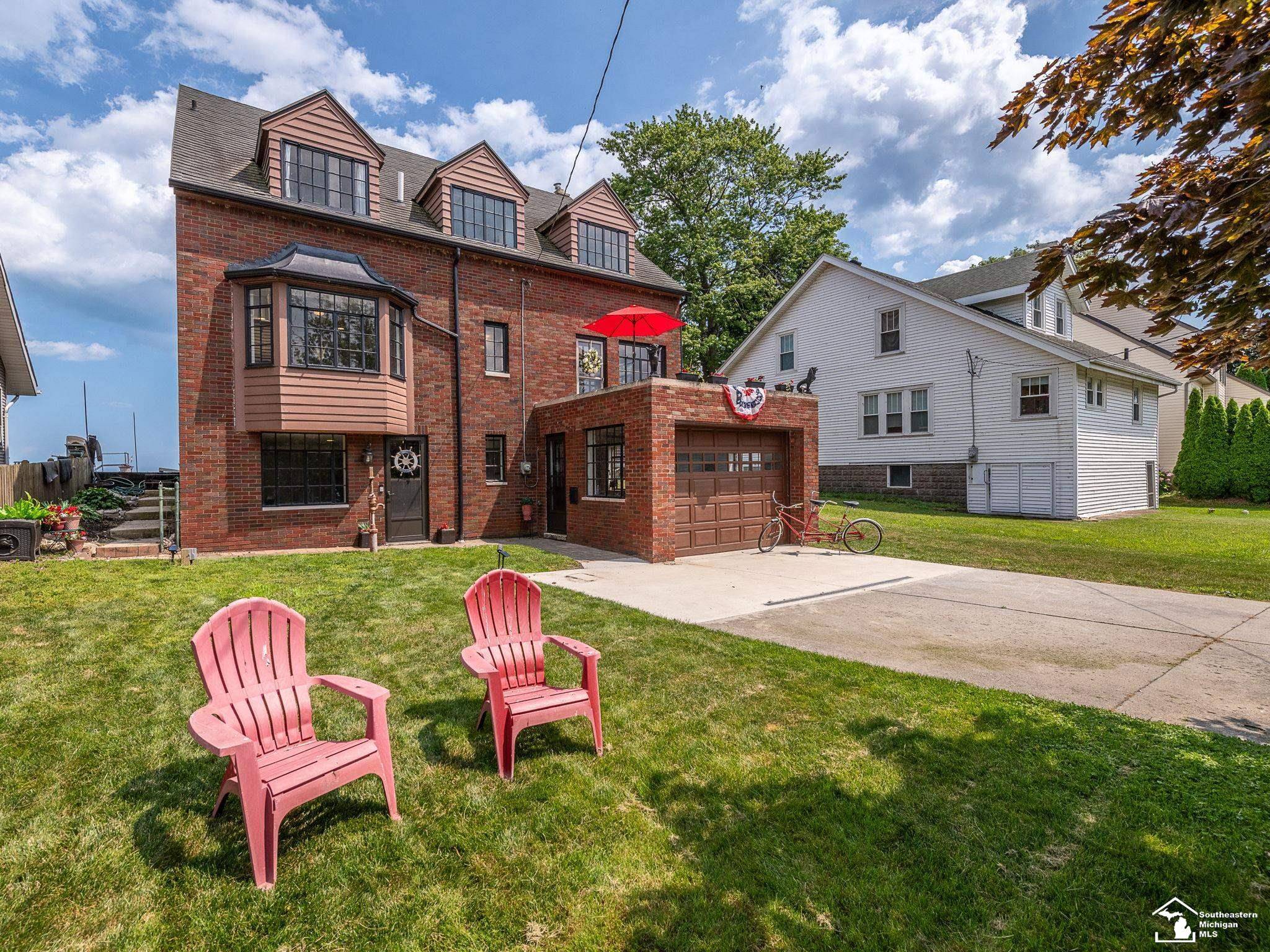 Newport, MI 48166,3880 Lakeshore DR