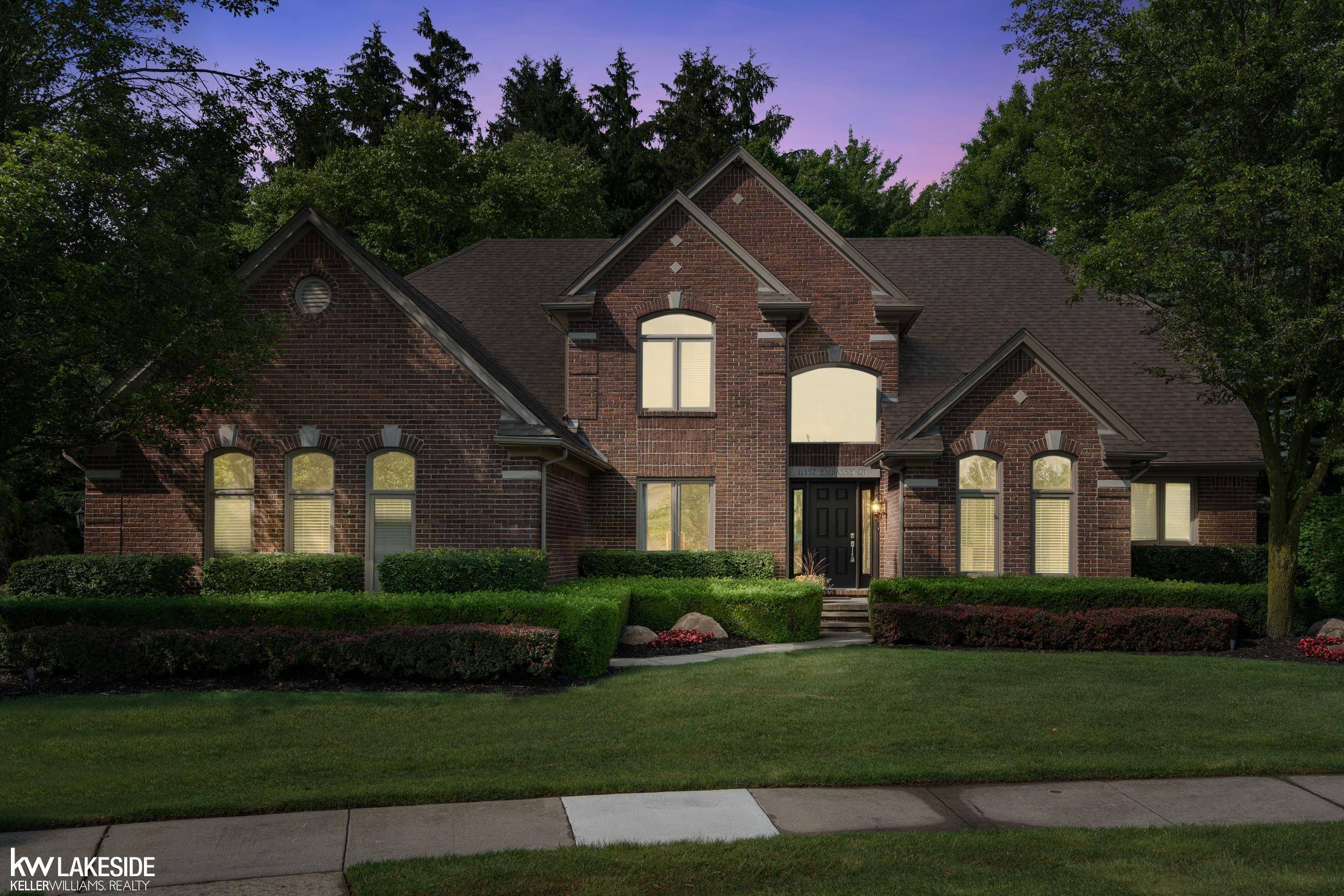 Shelby Twp, MI 48315,11357 Embassy CT