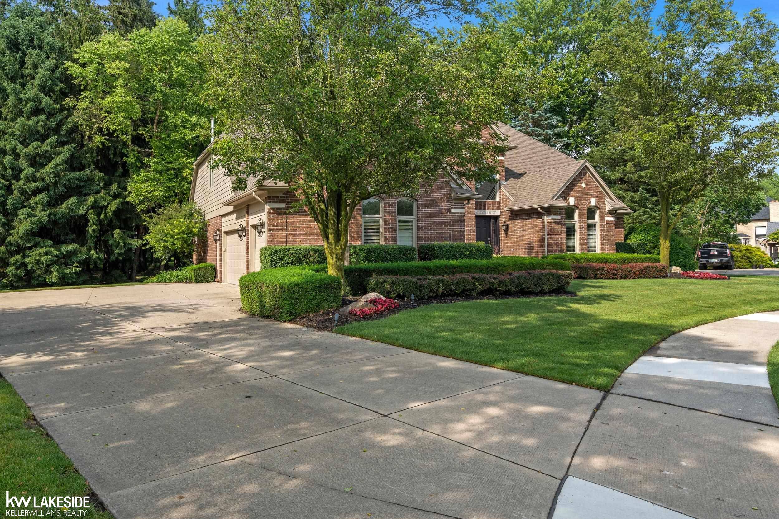 Shelby Twp, MI 48315,11357 Embassy CT