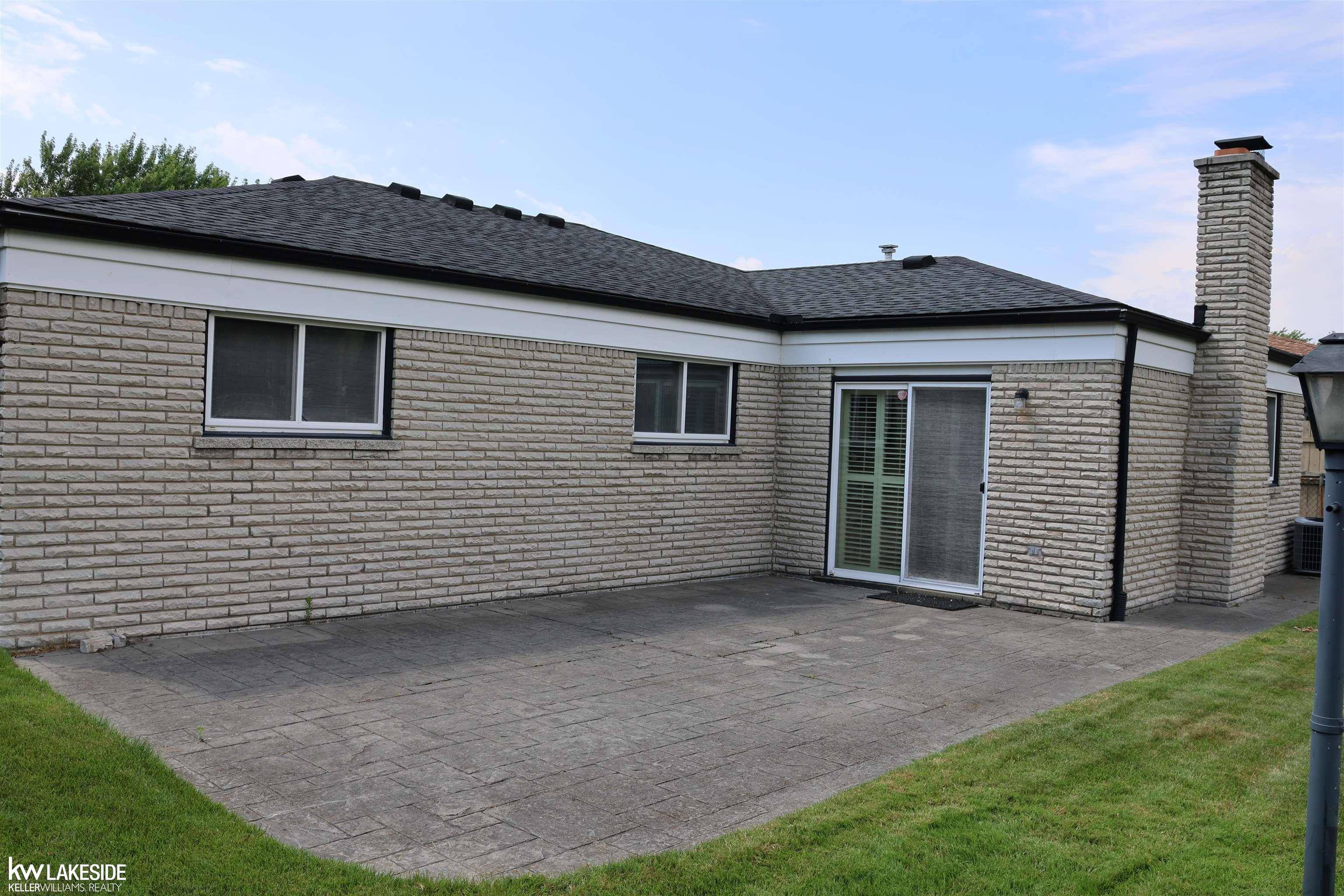 Sterling Heights, MI 48312,33418 Mina DR