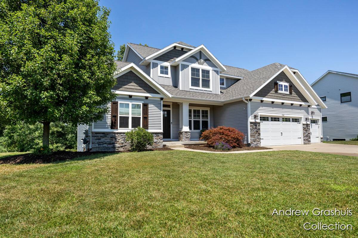 Ada, MI 49301,10 Fox Point CT