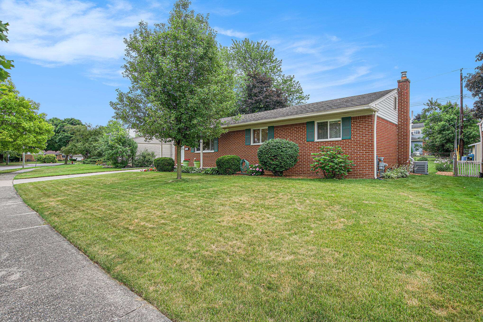 Saline, MI 48176,256 Nichols DR