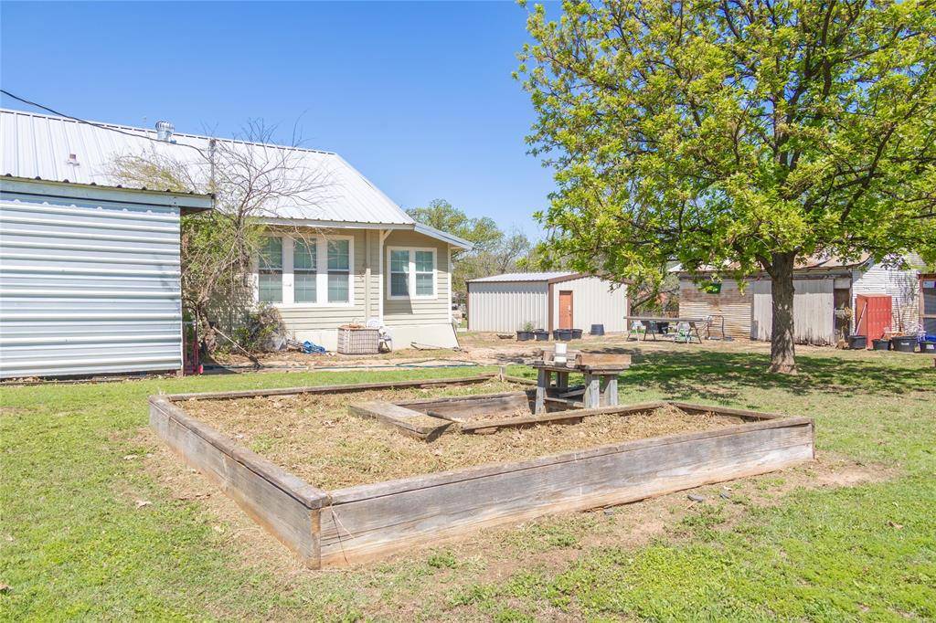 De Leon, TX 76444,601 E Ross Avenue