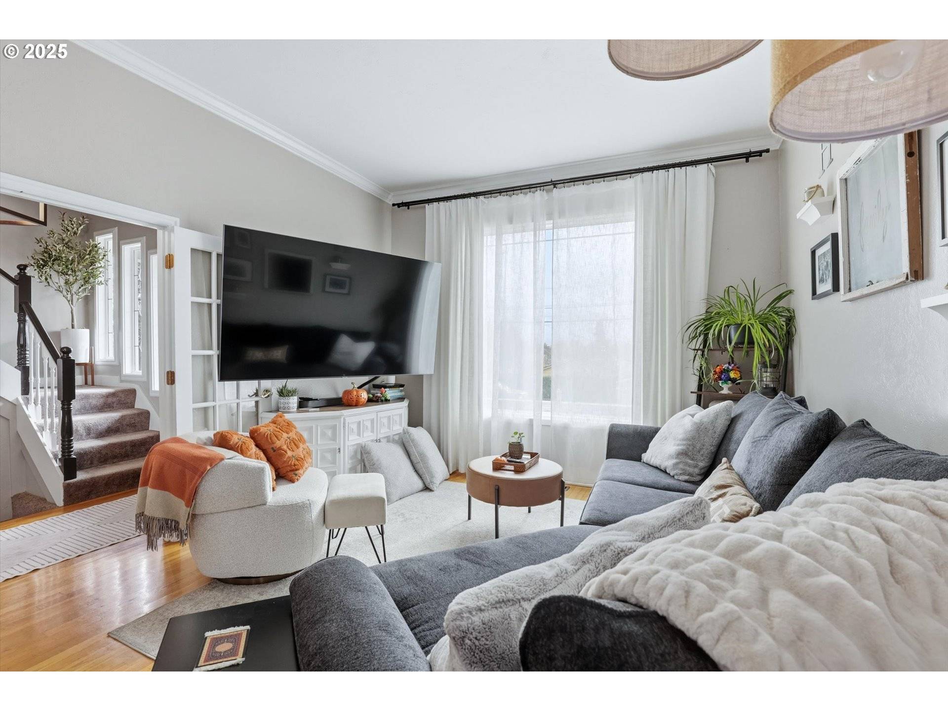 Monmouth, OR 97361,952 MAIN ST E