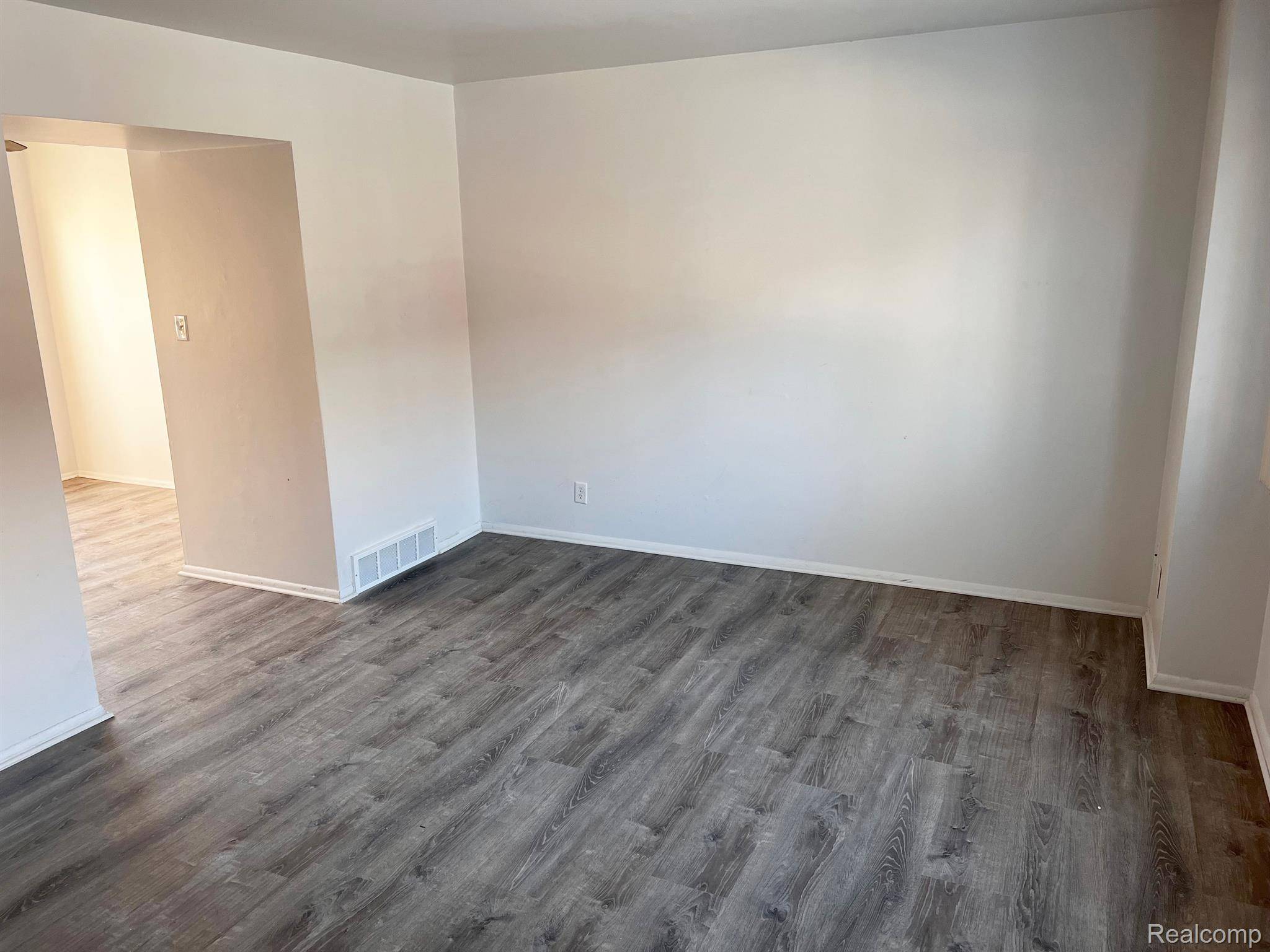 Roseville, MI 48066,25719 Salem CT #69