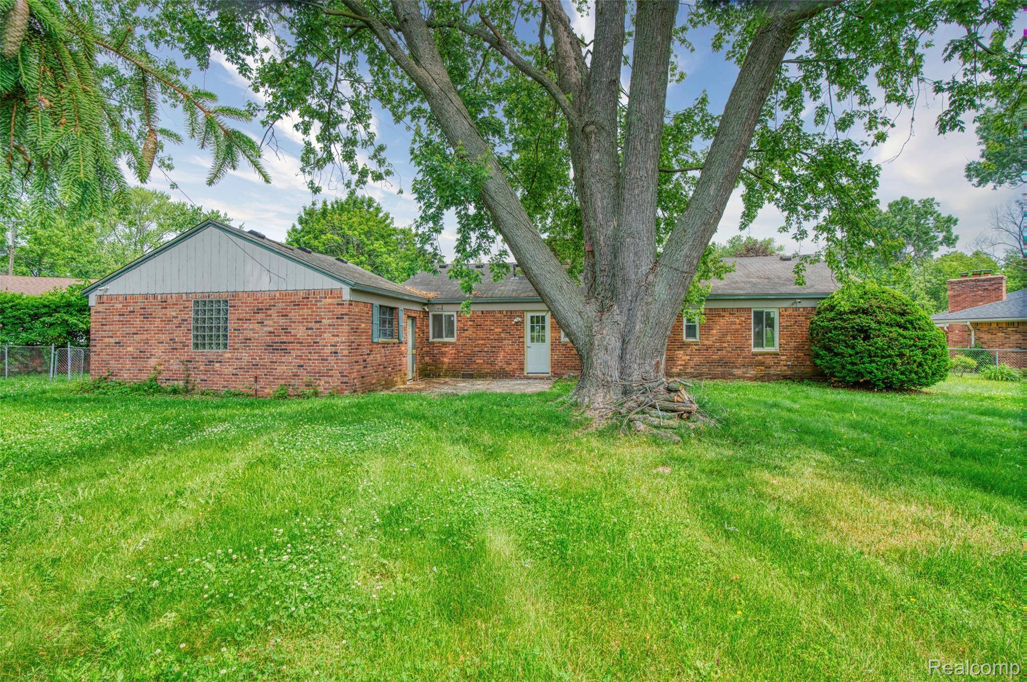 Waterford, MI 48328,2810 Otsego RD