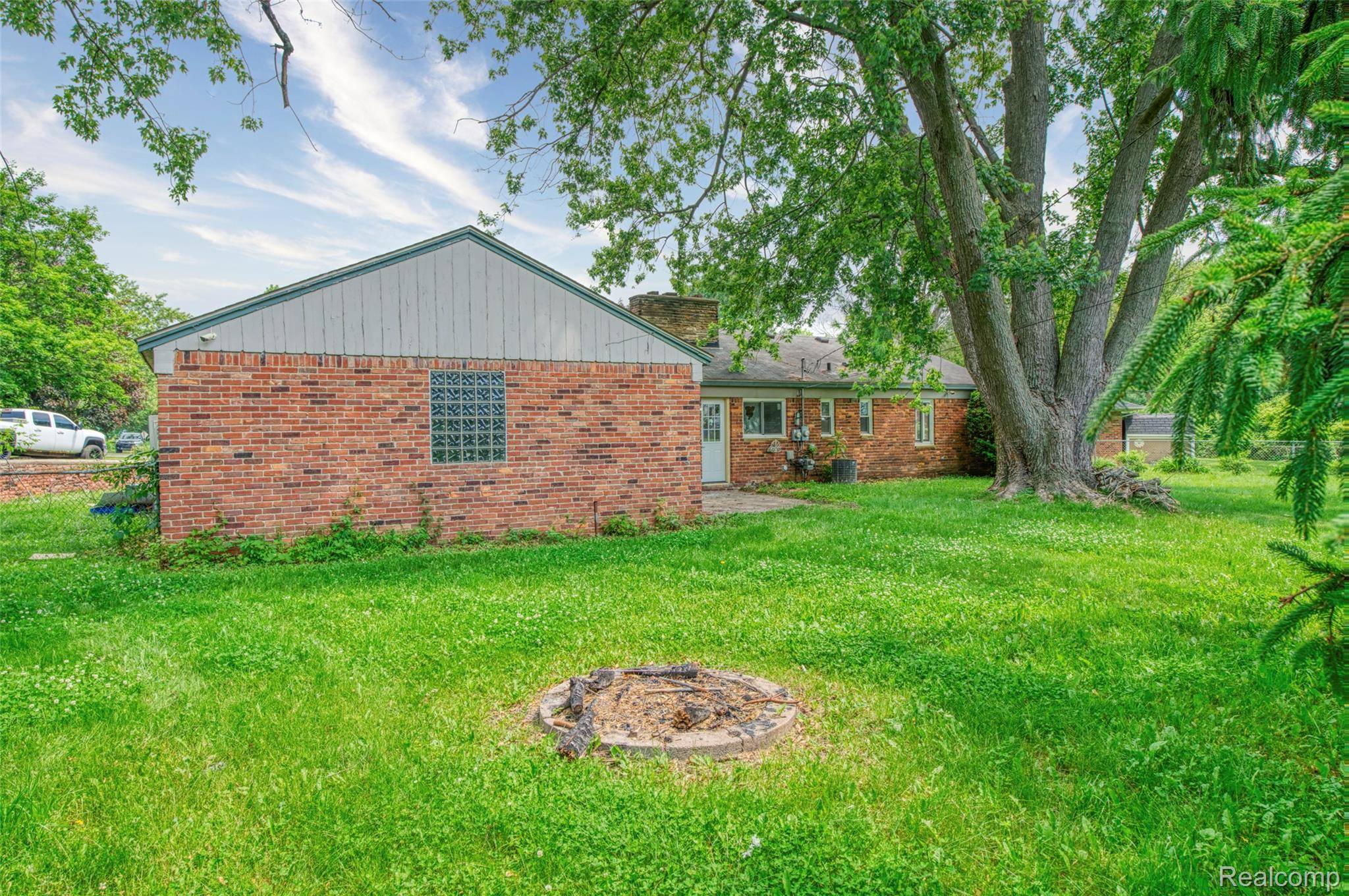 Waterford, MI 48328,2810 Otsego RD