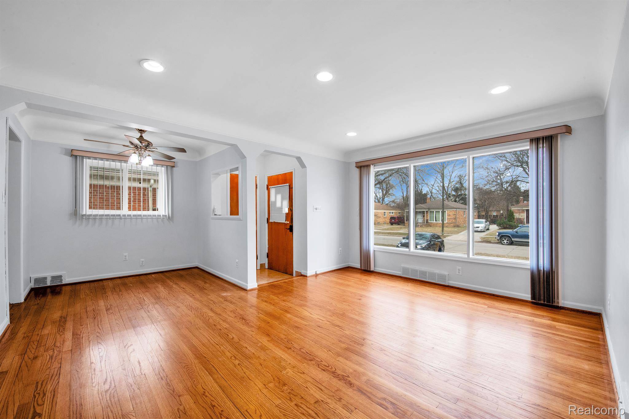 Oak Park, MI 48237,24271 SCOTIA RD