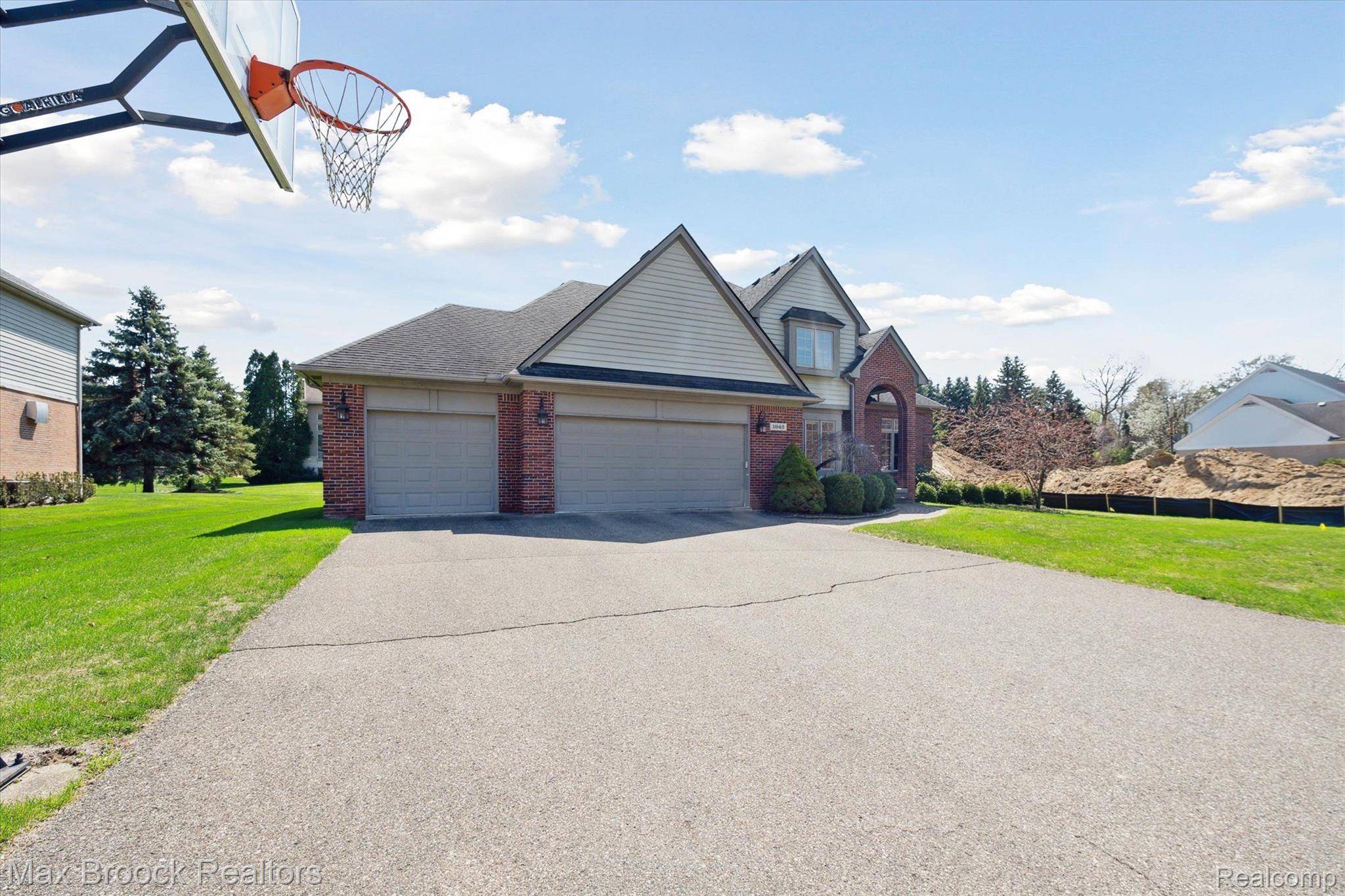 Bloomfield Hills, MI 48302,1942 BLOOMFIELD DR