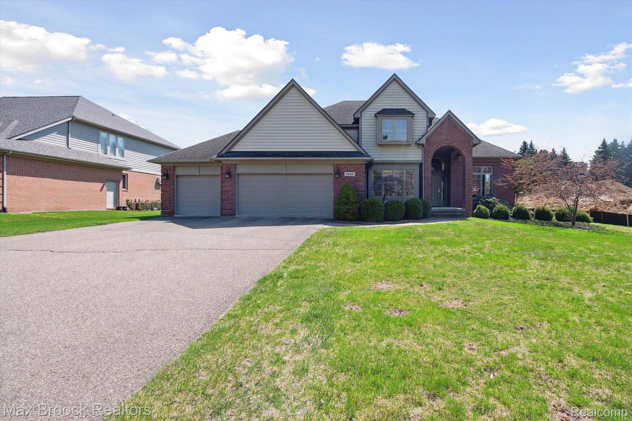 Bloomfield Hills, MI 48302,1942 BLOOMFIELD DR