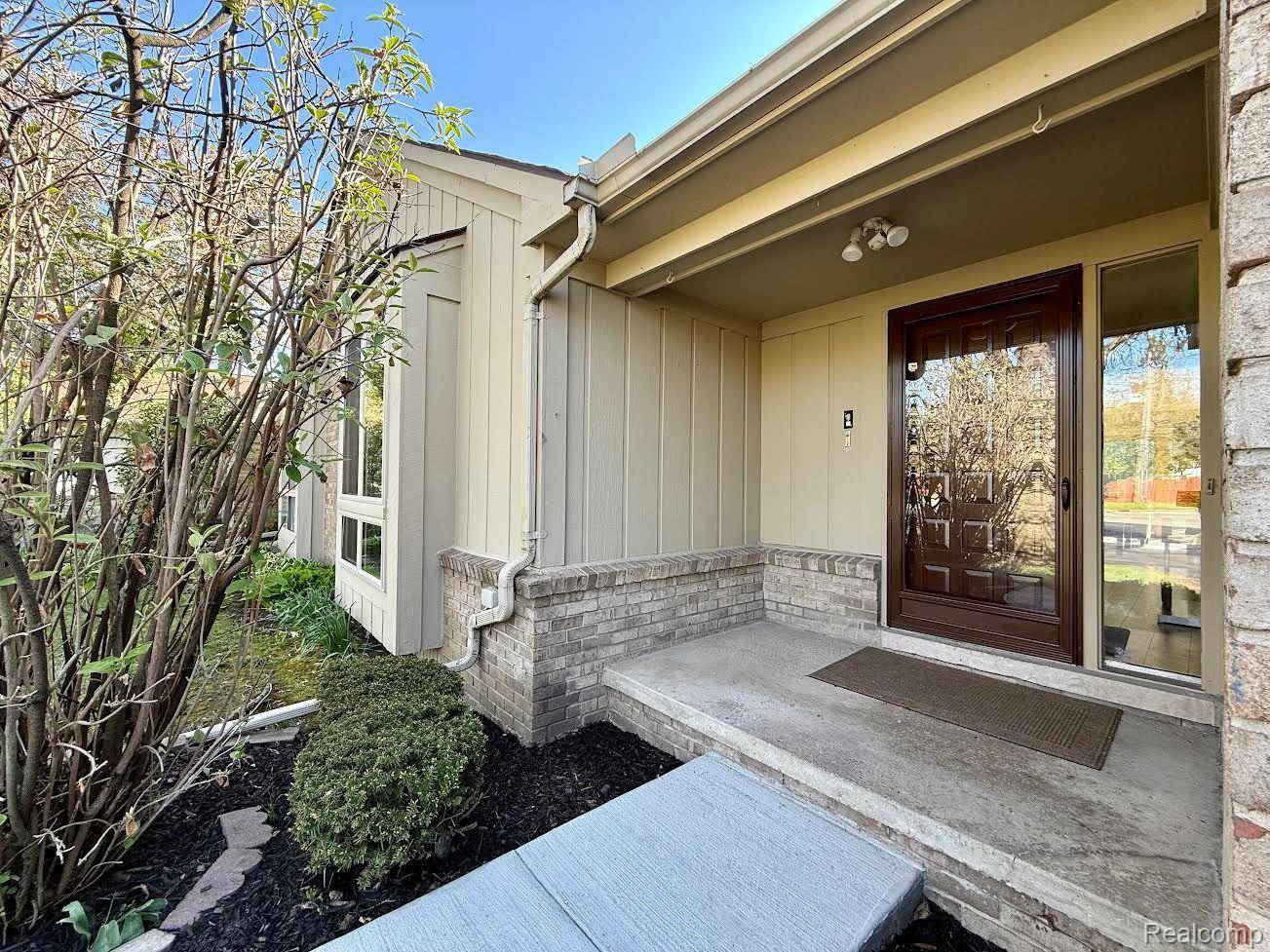 Lathrup Village, MI 48076,27570 EVERGREEN RD