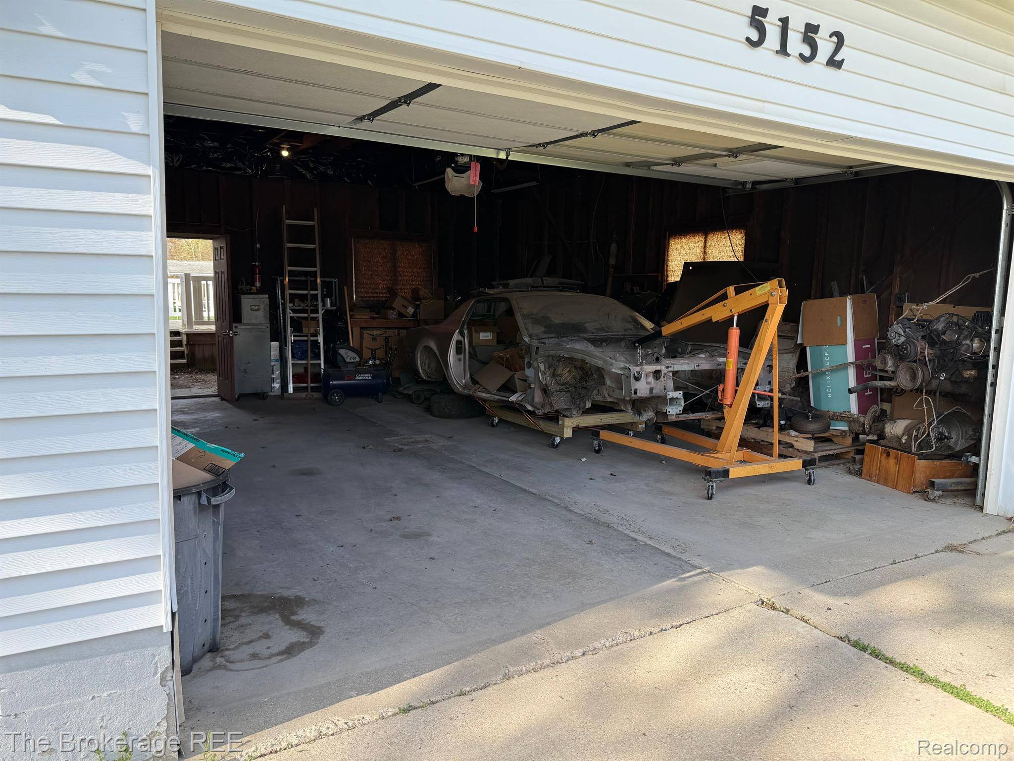 Swartz Creek, MI 48473,5152 MAPLE AVE