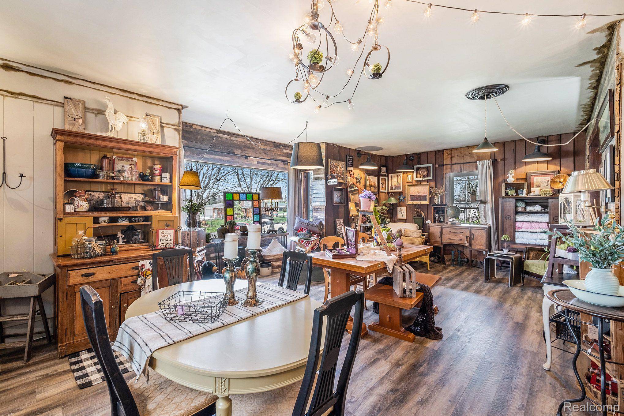 Grand Blanc, MI 48507,2040 E MAPLE AVE