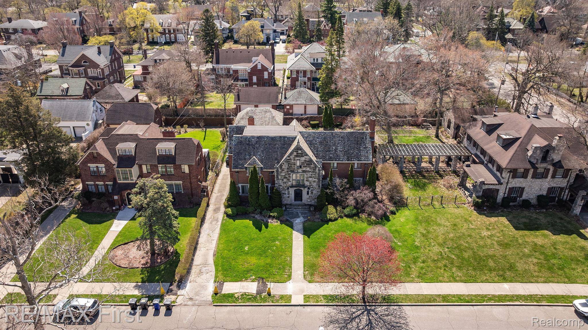 Detroit, MI 48202,725 W BOSTON BLVD