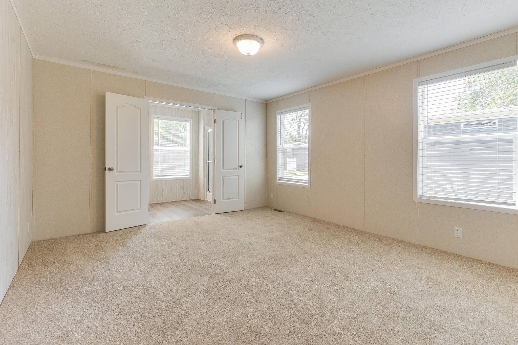 Leslie, MI 49251,714 Mill ST #70