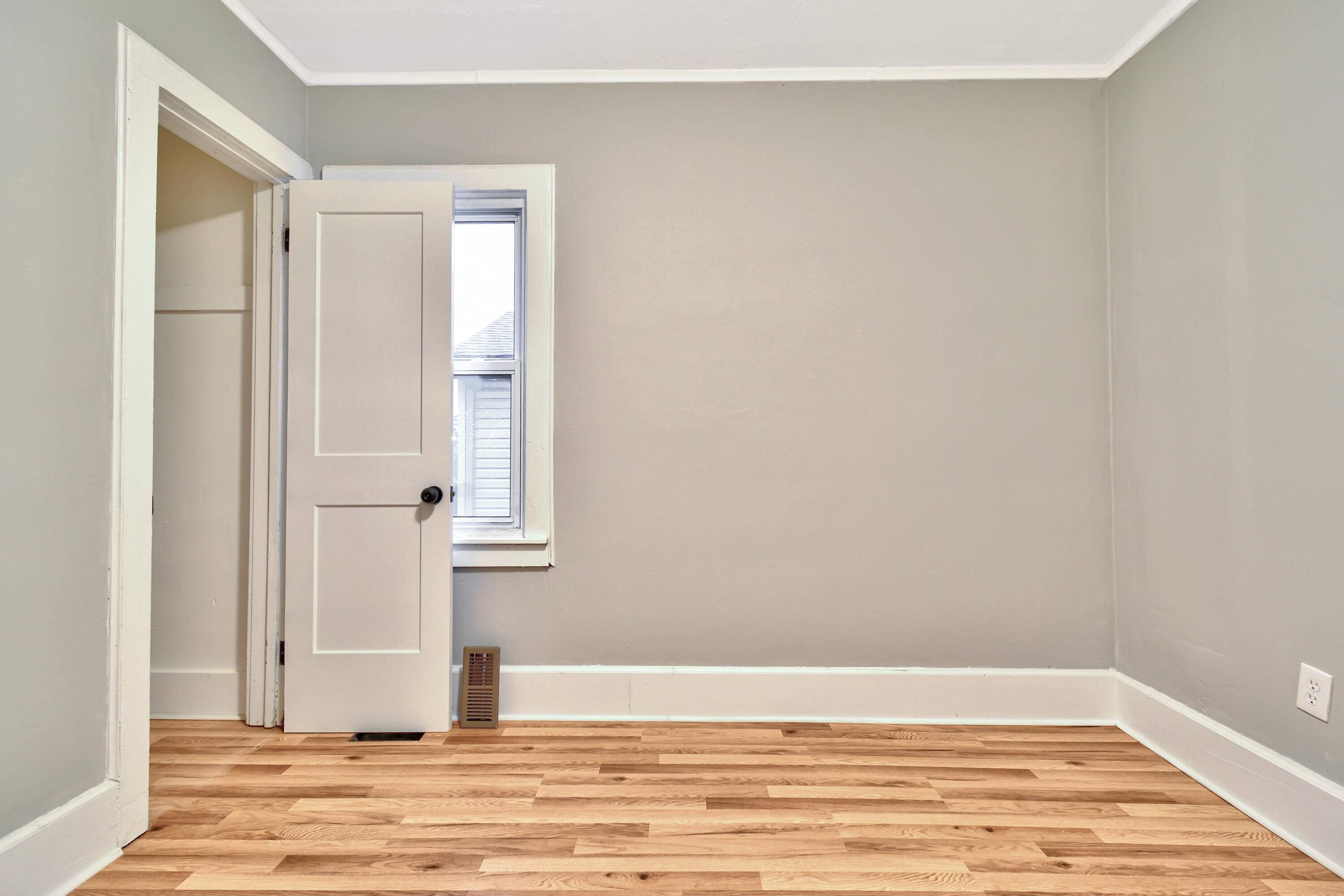 Hazel Park, MI 48030,345 E Goulson AVE