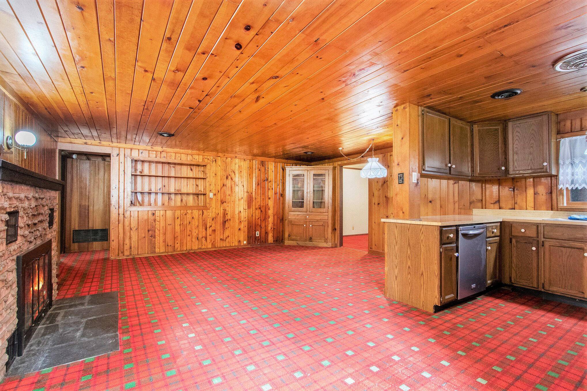 Dowagiac, MI 49047,50177 Third ST