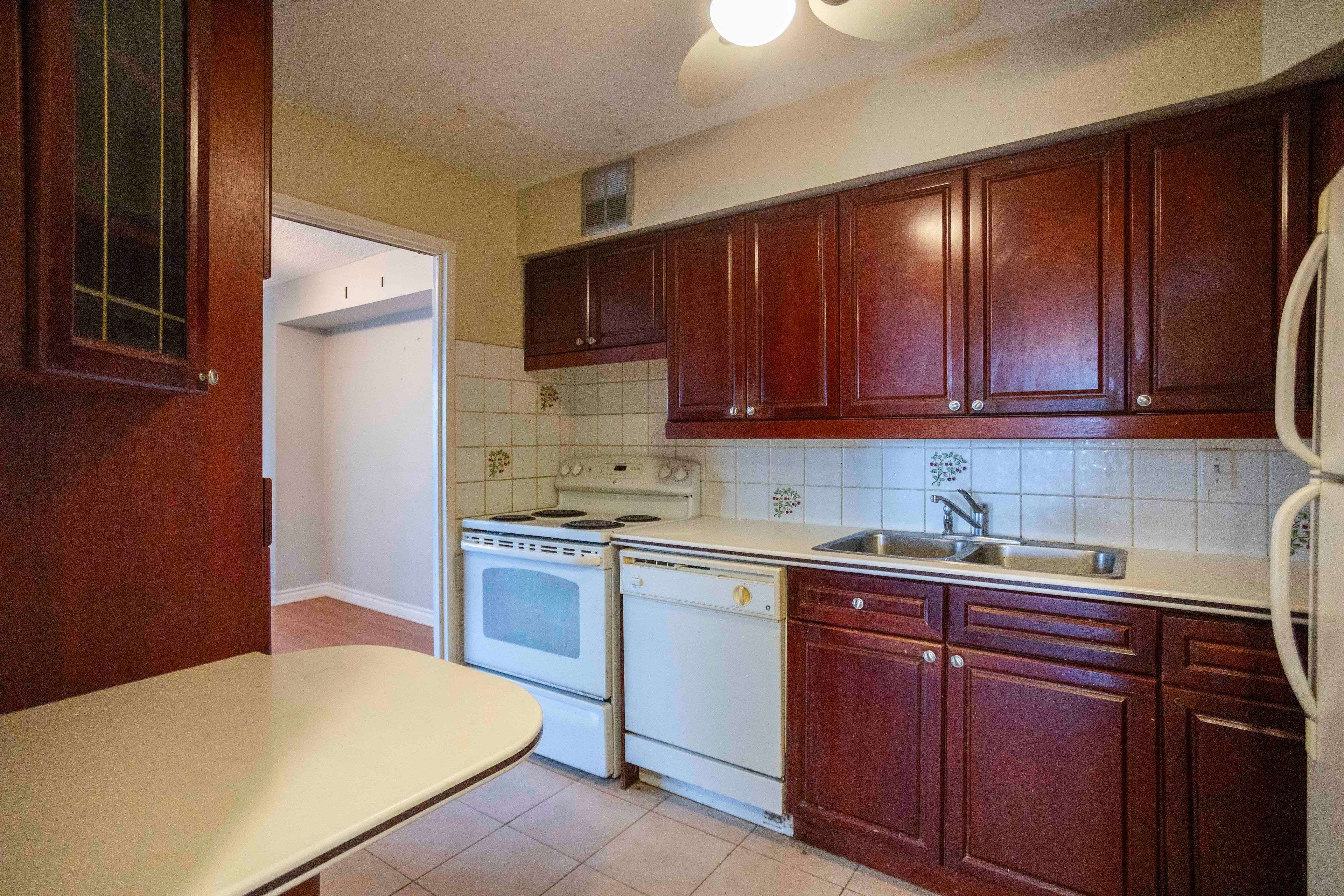 1338 York Mills RD #711, Toronto C13, ON M3A 3M3