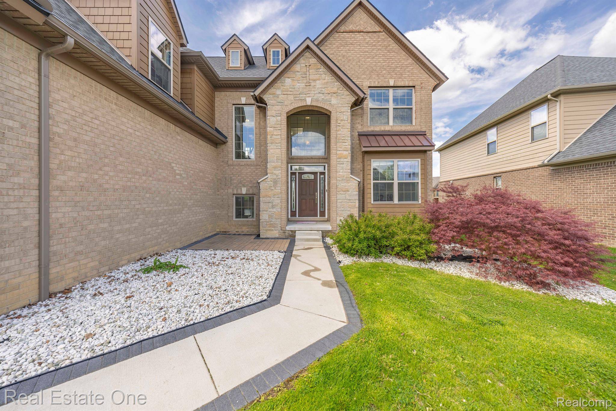 Novi, MI 48377,41829 STEINBECK