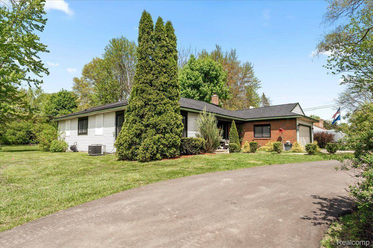 Grand Blanc, MI 48439,1075 E HILL RD