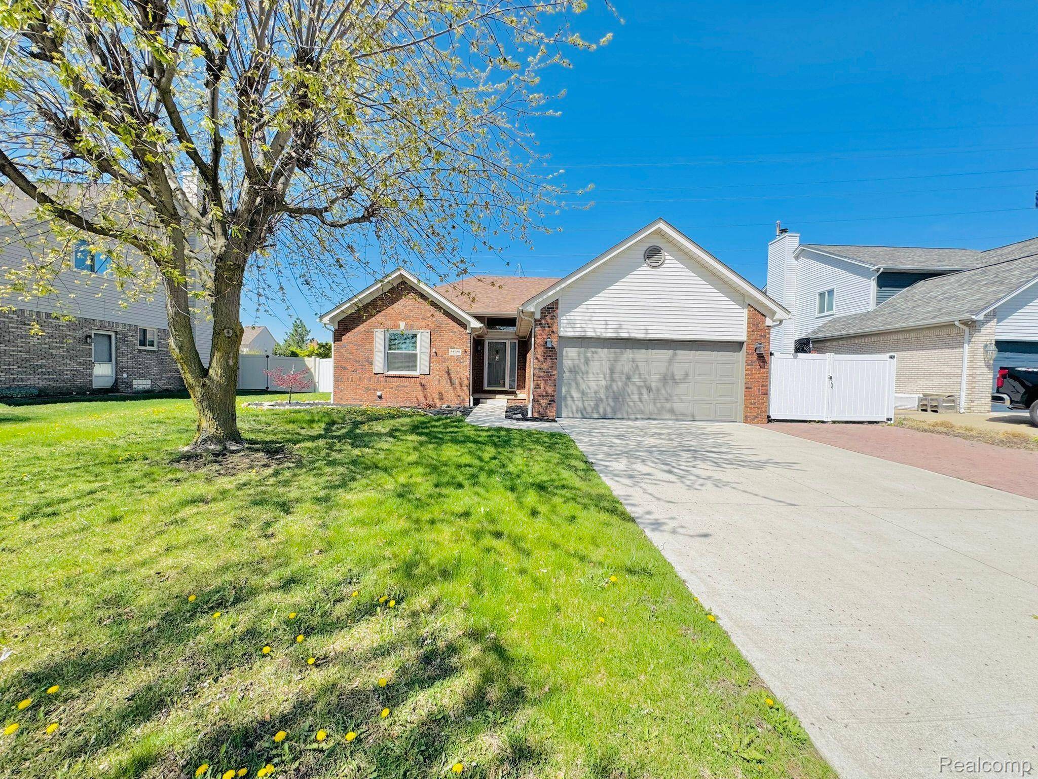 Woodhaven, MI 48183,24520 FOXMOOR BLVD