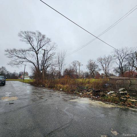 MI 48208,2119 PUTNAM ST