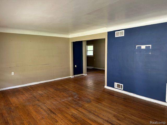 Southfield, MI 48075,21383 MADA AVE