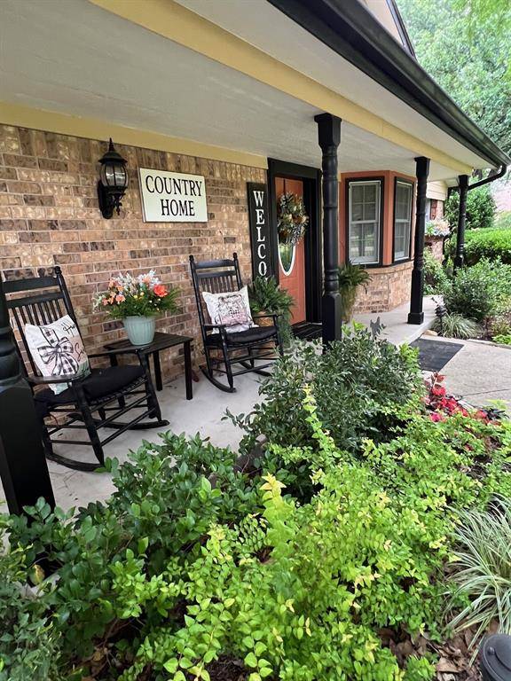 Burleson, TX 76028,208 Cedar Lane