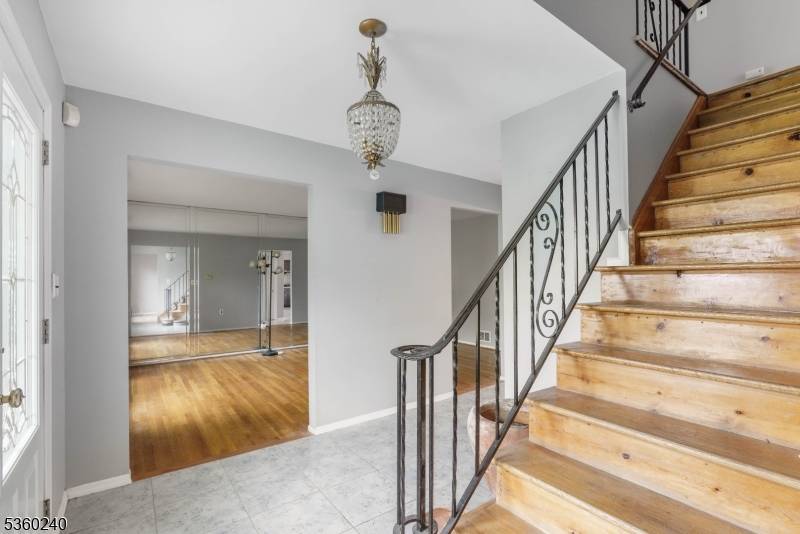 Rahway City, NJ 07065,712 Kaminski Dr