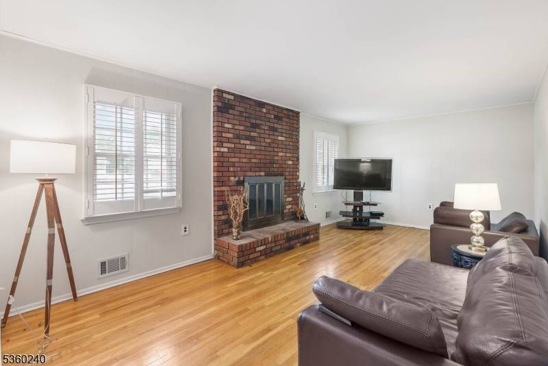 Rahway City, NJ 07065,712 Kaminski Dr