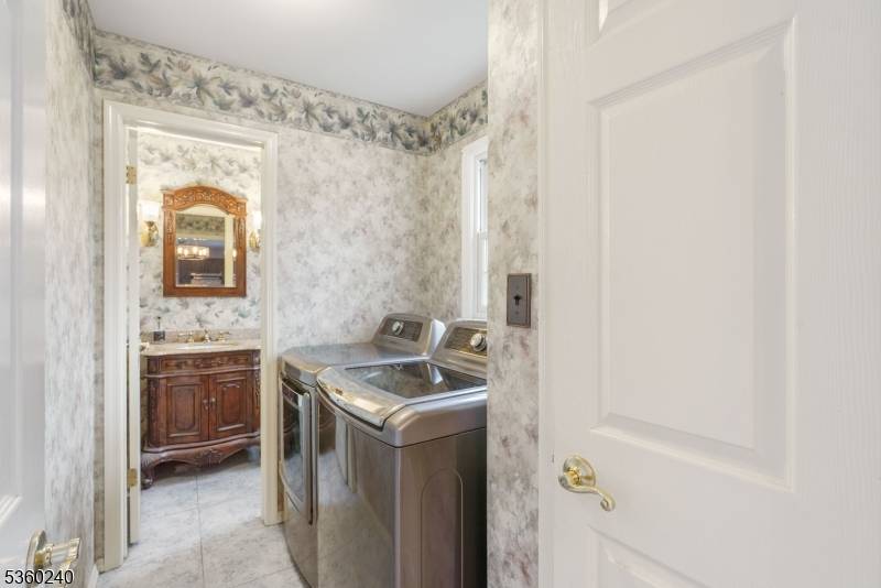 Rahway City, NJ 07065,712 Kaminski Dr