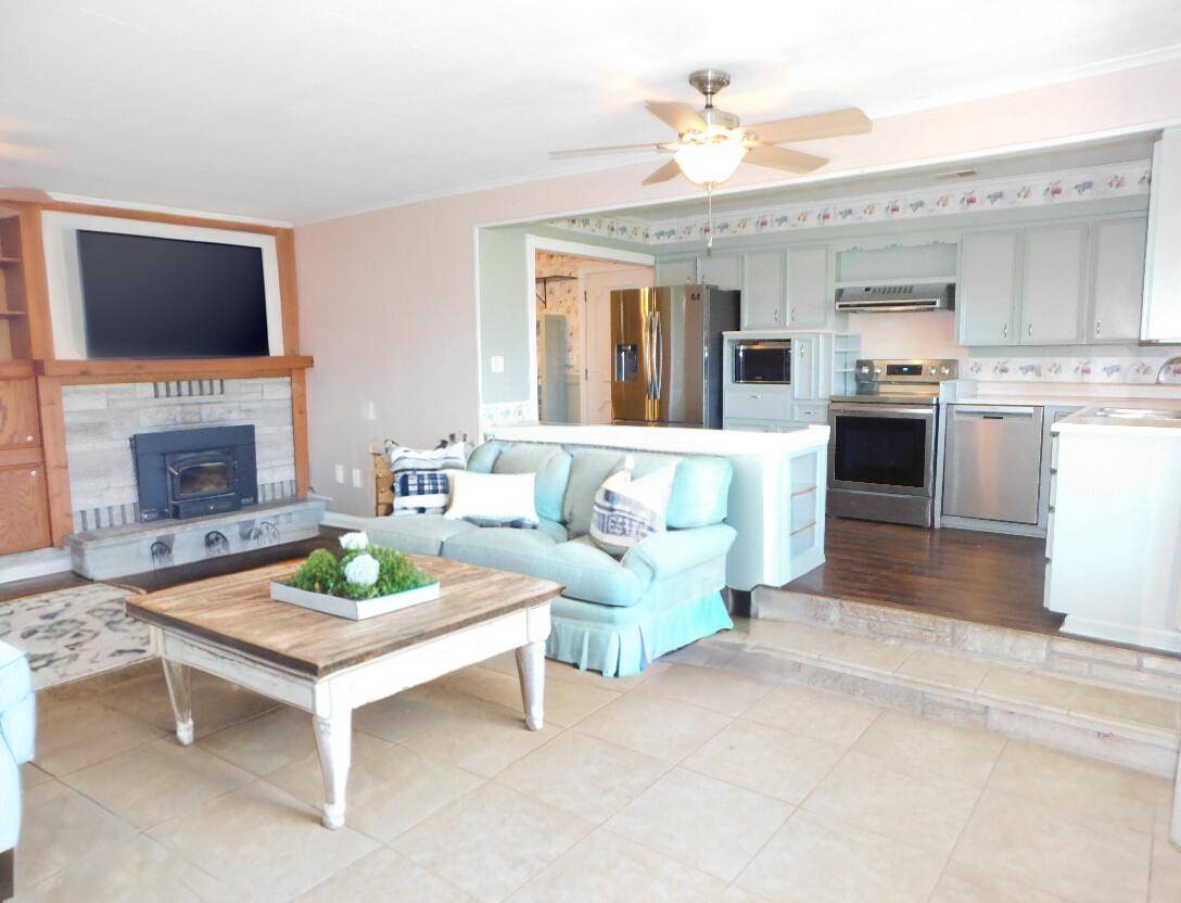 Decatur, MI 49045,304 W Edgar Bergen BLVD