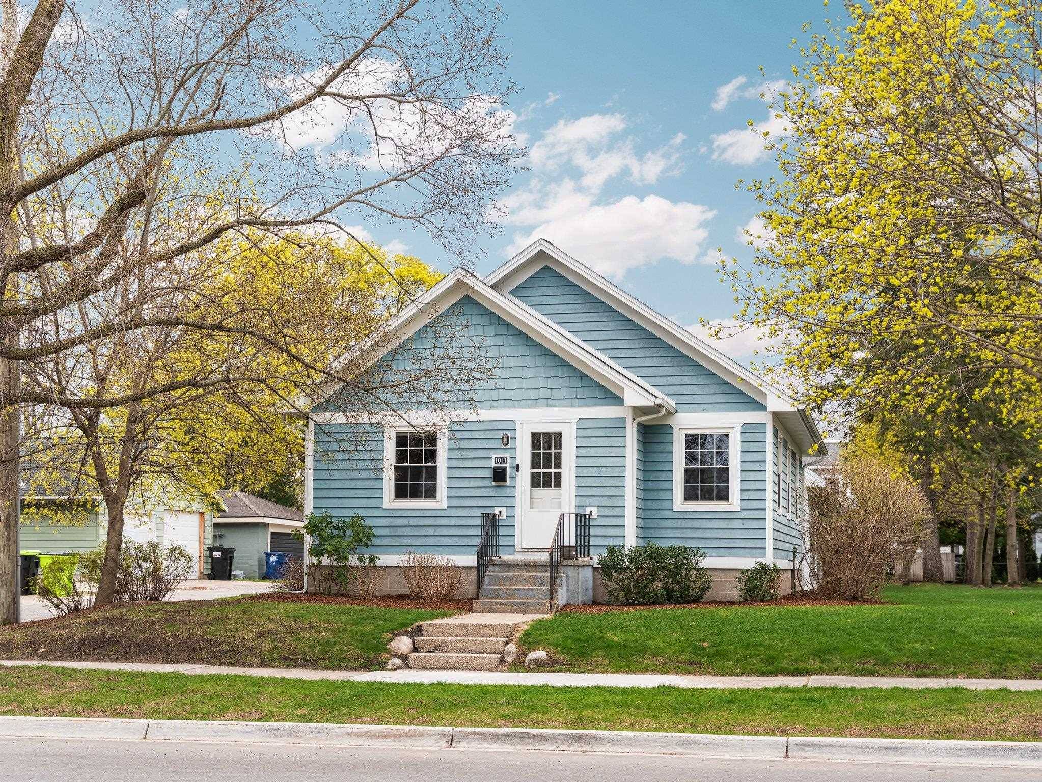 Traverse City, MI 49684,1011 Jefferson AVE