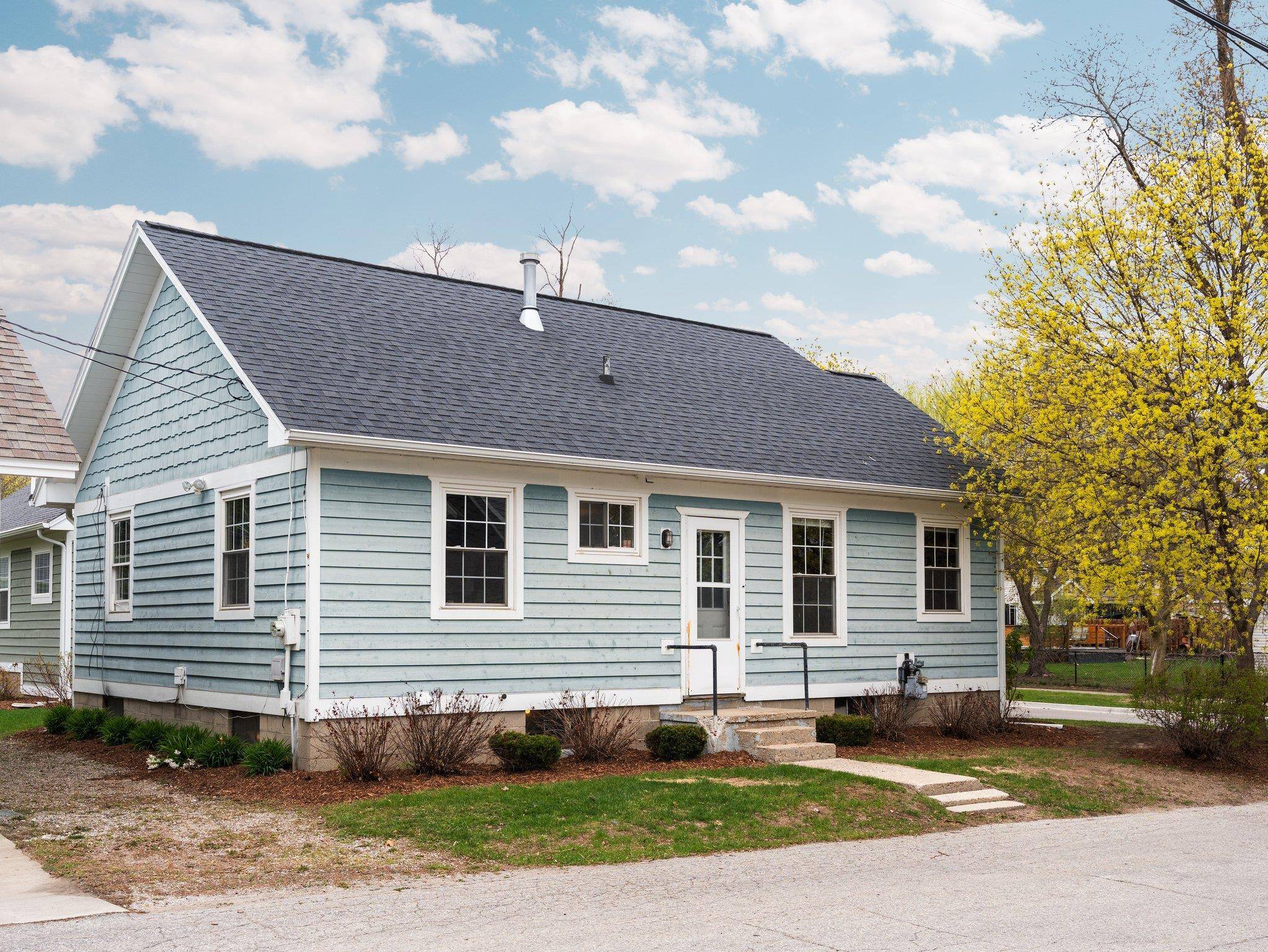 Traverse City, MI 49684,1011 Jefferson AVE