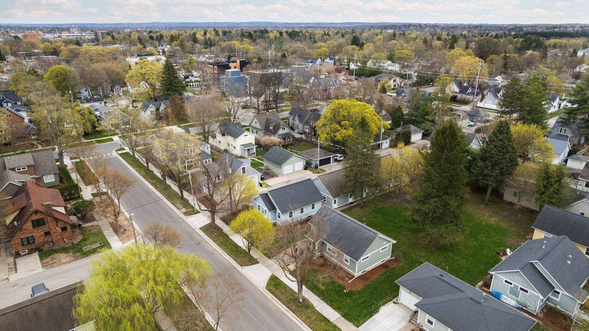 Traverse City, MI 49684,1011 Jefferson AVE