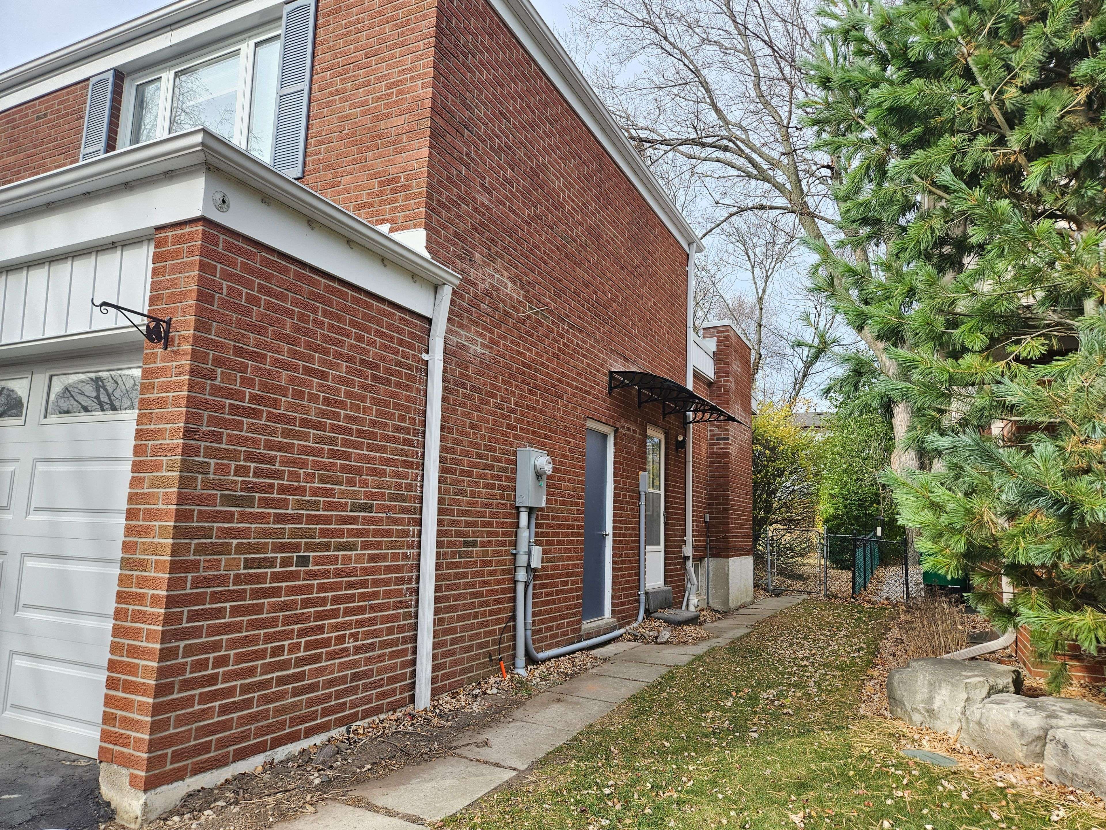 Toronto E10, ON M1C 2T5,24 Darcy Magee CRES #Basement