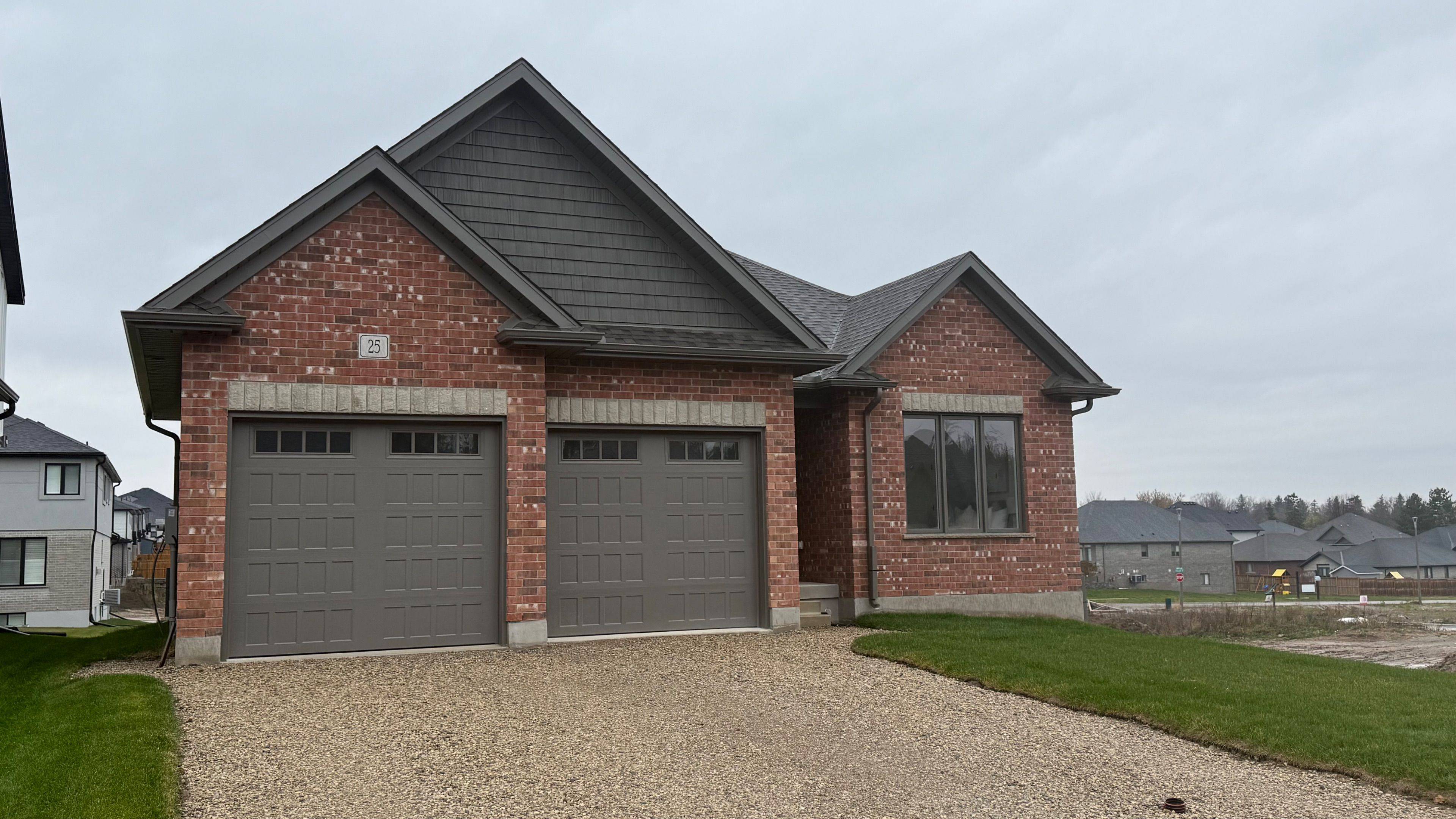 Perth East, ON N0K 1M0,25 Avery PL