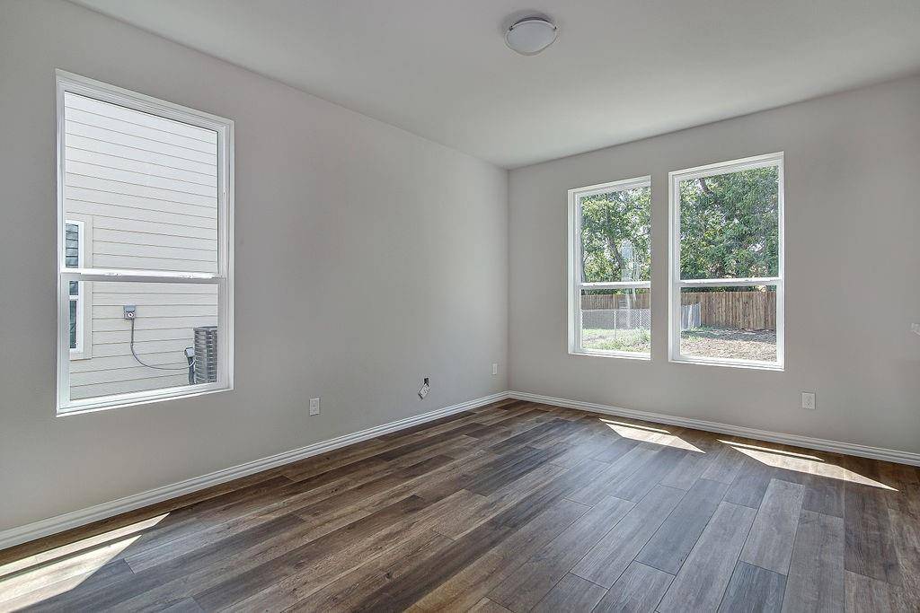 Fort Worth, TX 76112,3121 Lumber Street